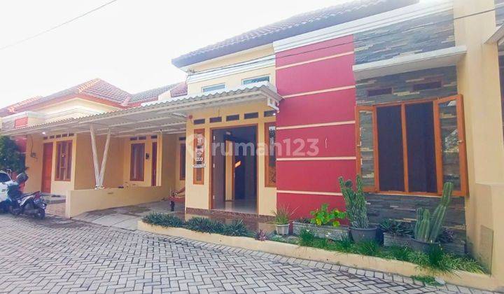 Rumah Cantik Siap Huni di Cluster Gentan Bonus Canopy Lingkungan Aman dan Nyaman 1