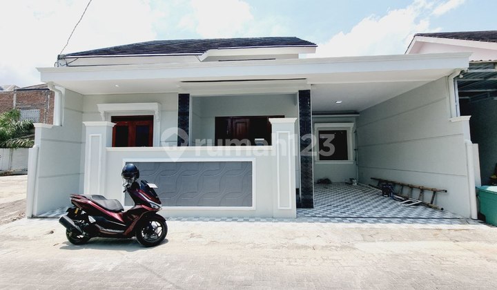 Beautiful Comfortable New 1-Story House in Cluster One Gate on Jln Mangesty Raya Gentan 2
