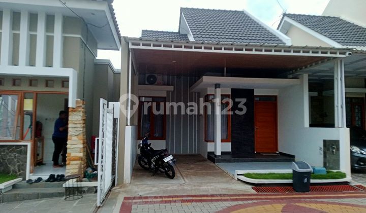 Nice House Cluster Fully Furnished Road Wide 7 Meters Nice House Cluster Fully Furnished Road Wide 7 Meters