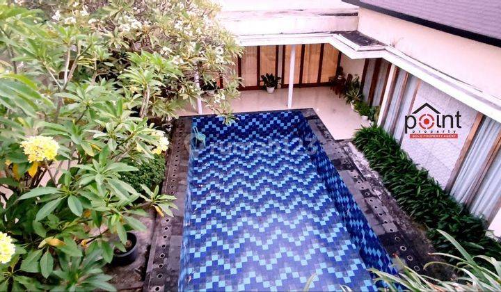 Rumah Mewah Luas dgn Kolam Renang Lokasi Strategis Di Jalan Utama Cocok Untuk Hunian Atau Kantor 2