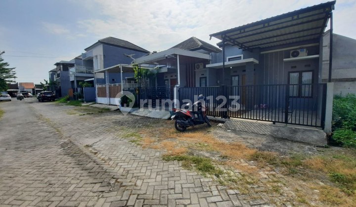 Beautiful House with 10.5m Road Access Near UMS Campus, Already Fenced and Free Canopy. 2