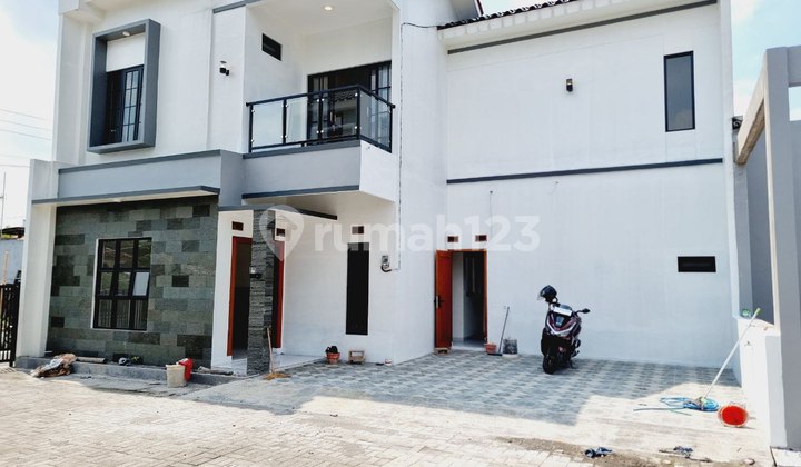 Habiskan Stock 3 Unit Rumah Mewah 2 Lt Dalam Town House Di Banjarsari Solo Kota Habiskan Stock 3 Unit Rumah Mewah 2 Lt Dalam Town House Di Banjarsari Solo Kota
