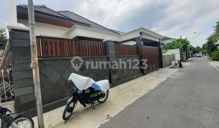 Rumah Mewah Baru 1 Lantai Luas Siap Huni Garasi Muat 4 Mobil 2