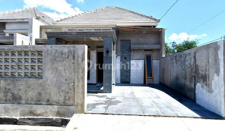 Sisa 1 Unit Rumah Baru Modern Clasic Hanya 4 Menit Ke Luwes Gentan Dekat Solo Kota 2