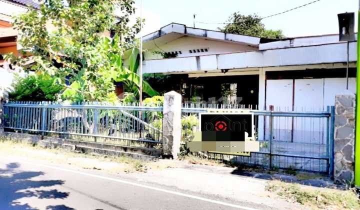 Tanah Luas Strategis Bonus Rumah Masih Kokoh Manahan Solo Surakarta