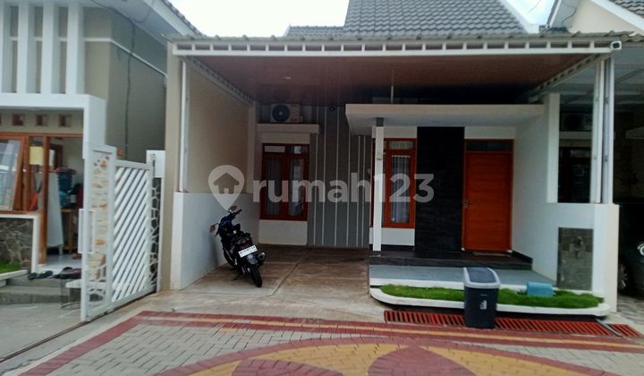Nice House Cluster Fully Furnished Road Wide 7 Meters Nice House Cluster Fully Furnished Road Wide 7 Meters