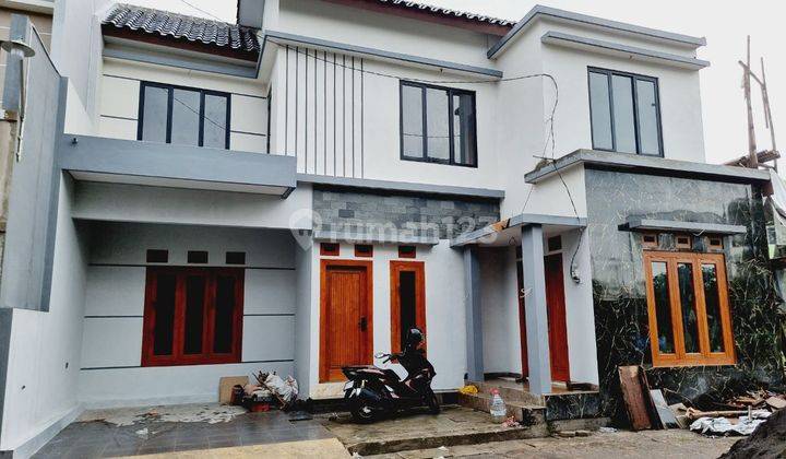 Rumah Cakep 2 Lt Di Cluster Lokasi Strategis Dekat Hotel Lor In Dan Jalan Adisucipto Blulukan Colomadu 2