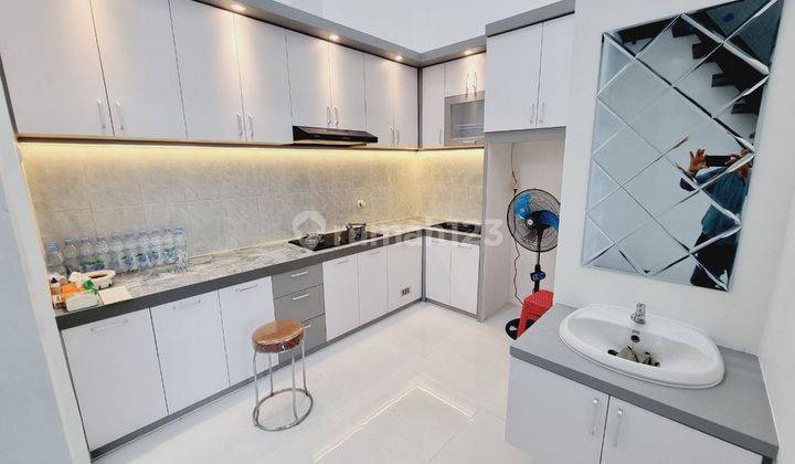 Rumah Baru Cantik Semi Furnish Hanya 4 Menit Ke Luwes Gentan 2