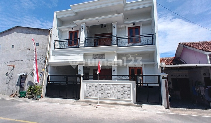 Rumah Baru Cantik 2 Lantai Akses Lebar Hanya 3 Menit Ke Mall Luwes Gentan Dan Solo Kota Surakarta