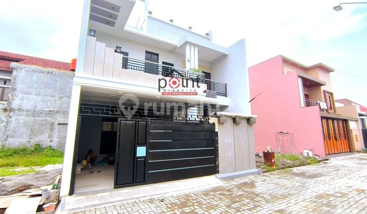 New 3-Story House in Solo City Cluster, Premium Location Near Manahan 2