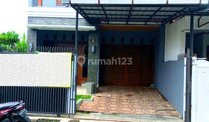 Rumah Bagus 2 Lantai Tengah Kota Hanya 2 Menit Ke Stadion Manahan Solo 1