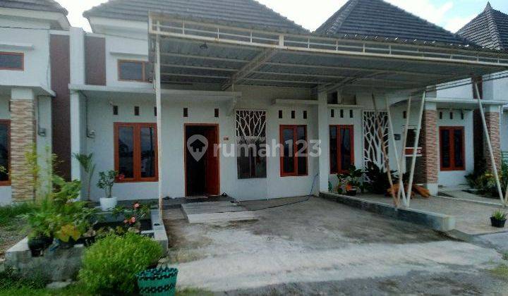 Rumah Cantik Murah Full Furnish Di Cluster Solo Baru 1