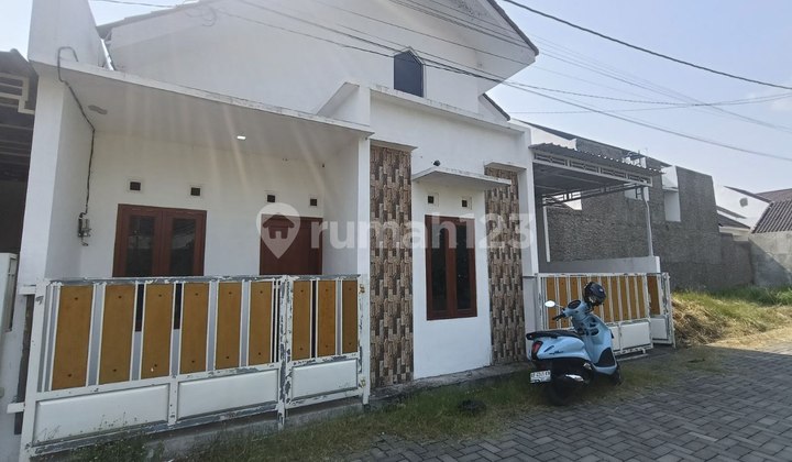 Beautiful Affordable House Ready to Live, Strategic Location Near UIN Campus and Superindo Kartosuro