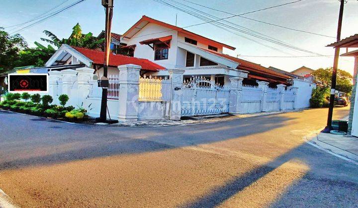 Rumah Bagus Hook Luas 296 M Dekat Jalan Utama Adisucipto Baturan Colomadu 1