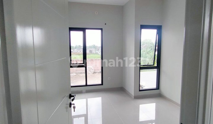 Rumah Di.komplek Cluster Mewah Jalan Lingkungan 9 Meter Tepi Jalan Mangesti Raya 2