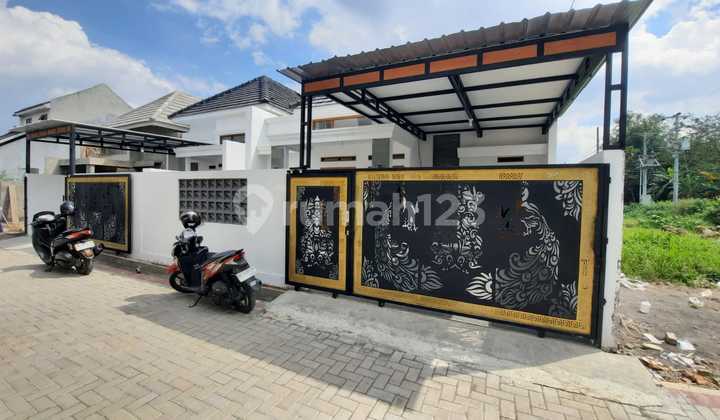 1 Unit Terakhir Rumah Modern Minimalis Di Perum 1 Muka Dekat Jln Mangesty Luas Tanah 119 M² Free Pagar Dan Kitchen Set (finishing) 2
