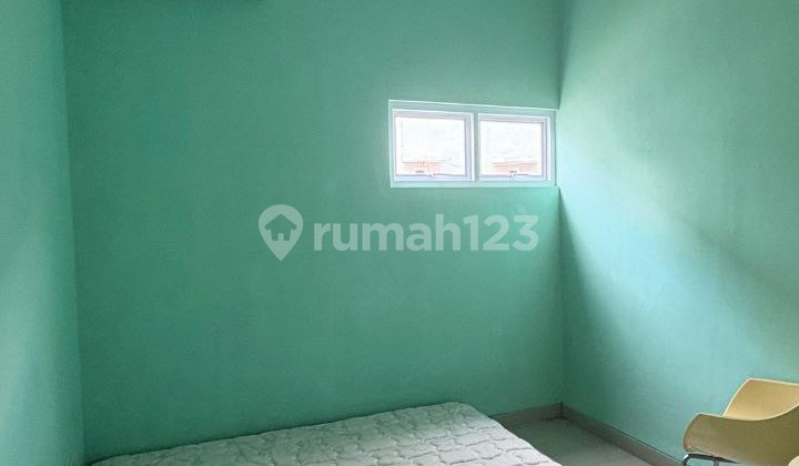 Good Furnished 2-Story House in a Cluster on a Wide Residential Street Near Solo City