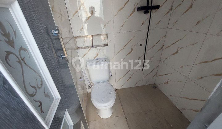 Beautiful and Comfortable New House in a Housing Estate Near Solo City Beautiful and Comfortable New House in a Housing Estate Near Solo City