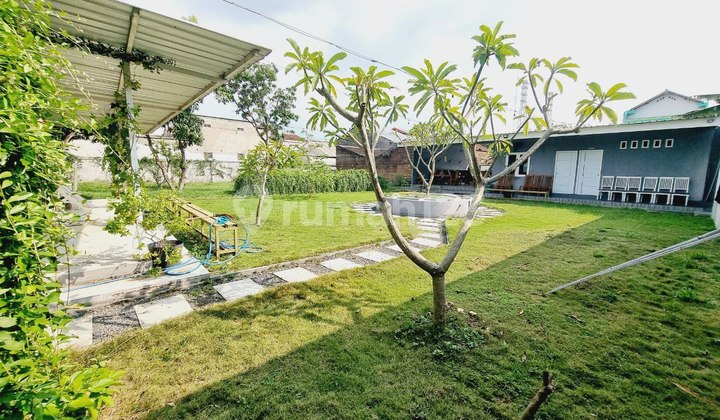 Rumah 2 Lantai dengan Halaman Luas Nyaman dan Asri Tengah Kota Solo