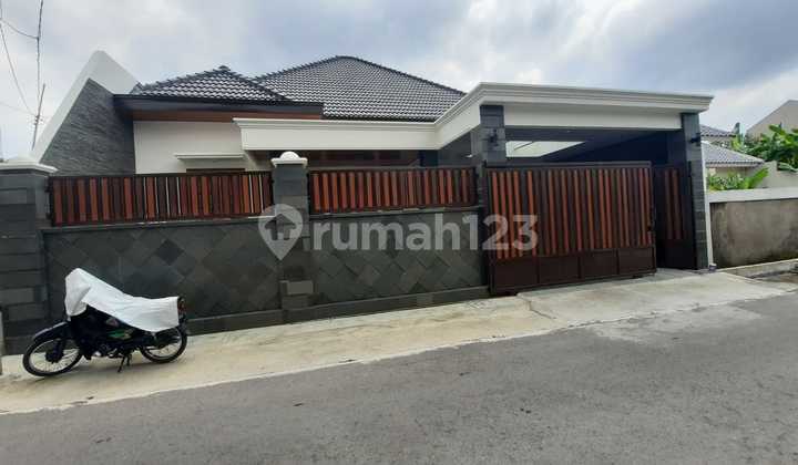 Rumah Mewah Baru 1 Lantai Luas Siap Huni Garasi Muat 4 Mobil