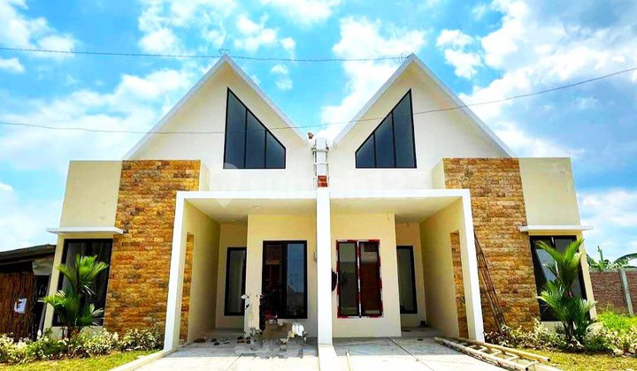 Beautiful Scandinavian House with Easy Access in a Cluster Housing, Only 5 Minutes to Solo Toll Exit