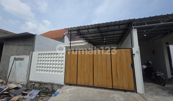 Rumah Baru Murah Bonus Pagar Canopy Sumber Solo Dekat Manahan 2