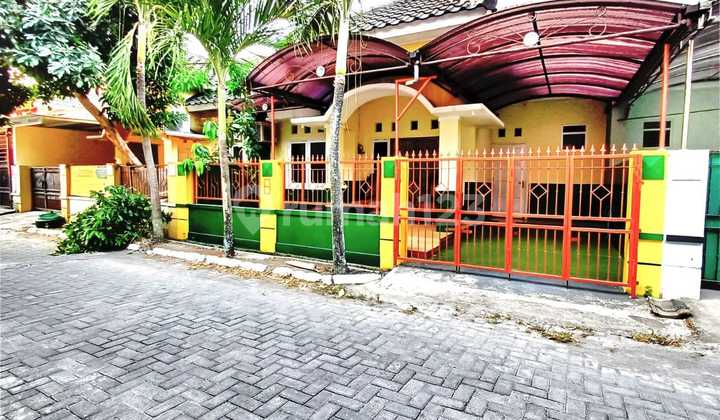 Beautiful Affordable House in Central Solo, Land Area 132 M², Strategic Location Only 5 Minutes to Manahan Stadium Solo.