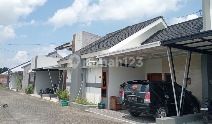 Rumah Furnish Bagus Modern Siap Pakai di Cluster Gentan Area