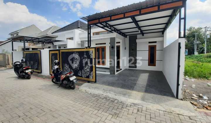 1 Unit Terakhir Rumah Modern Minimalis Di Perum 1 Muka Dekat Jln Mangesty Luas Tanah 119 M² Free Pagar Dan Kitchen Set (finishing)