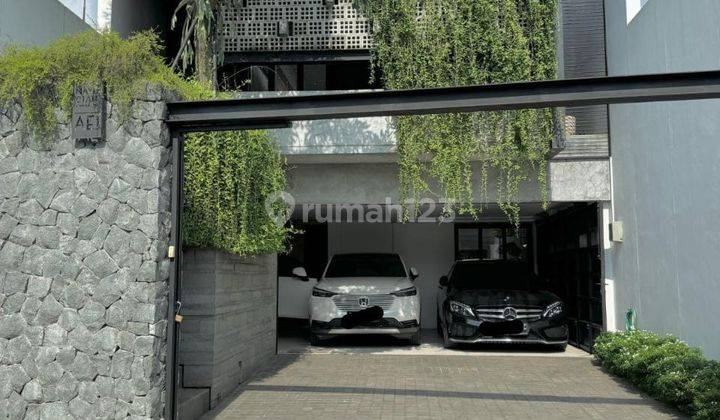 Rumah Modern Tropical Modern Minimalis Ada Private Pool Solo Kota Surakarta 1