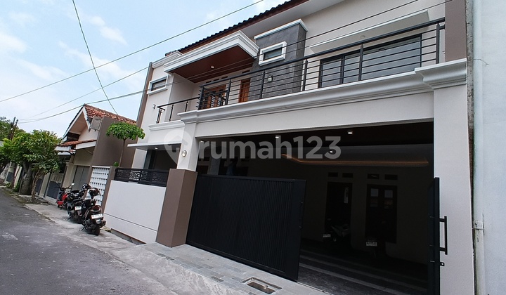 Rumah Baru Mewah 2 Lantai Berkualitas Harga Spesial Solo Kota 1