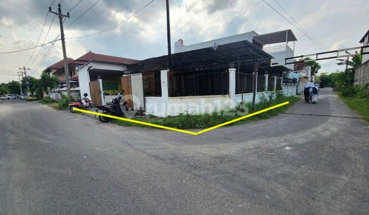 Tempat Usaha Posisi Hook Lokasi Akses Lebar Lokasi Strategis Dekat Kampus Ums Solo Surakarta Tempat Usaha Posisi Hook Lokasi Akses Lebar Lokasi Strategis Dekat Kampus Ums Solo Surakarta