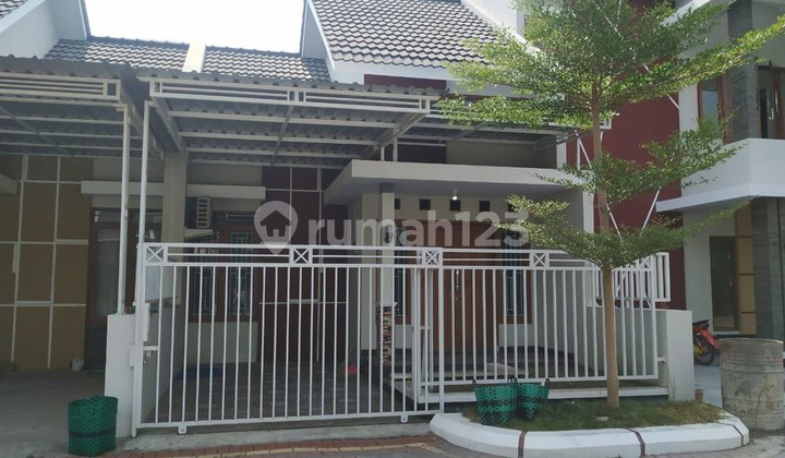 Beautiful House Ready to Occupy in the Prestigious Gentan Raya Cluster