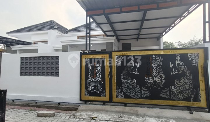 Sisa 1 Unit Rumah Baru Modern Clasic Hanya 4 Menit Ke Luwes Gentan Dekat Solo Kota 2