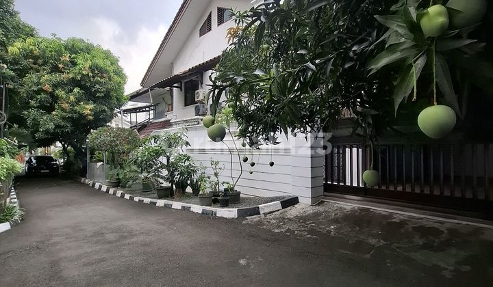 House in Pertamina Complex, Hook Position, Pulomas, East Jakarta House in Pertamina Complex, Hook Position, Pulomas, East Jakarta