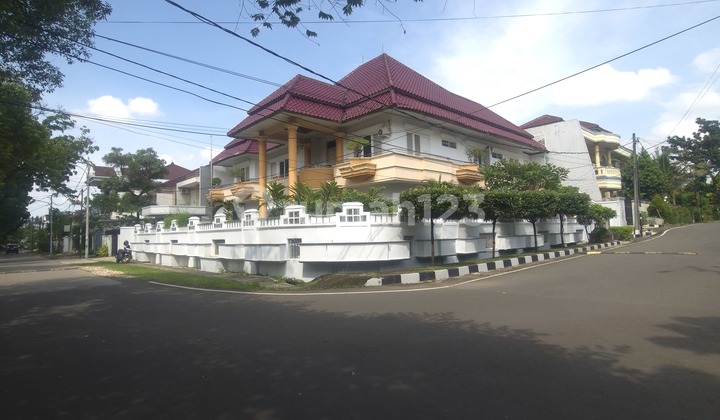Rumah Mewah Dalam Komplek Elit di Duren Sawit,Jakarta Timur.