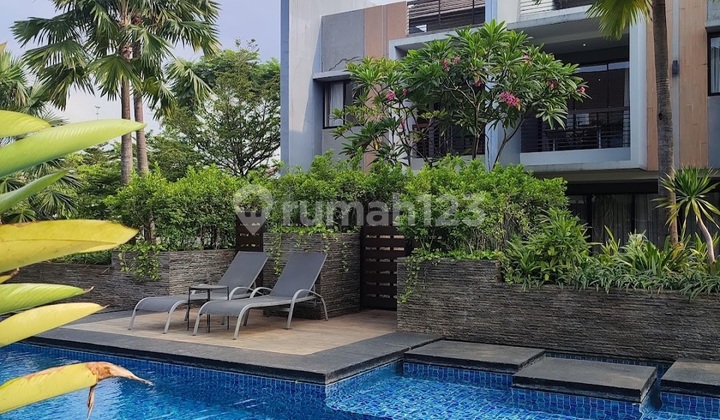 Townhouse Exclusive di Kemang,Bangka,Jakarta Selatan Townhouse Exclusive di Kemang,Bangka,Jakarta Selatan