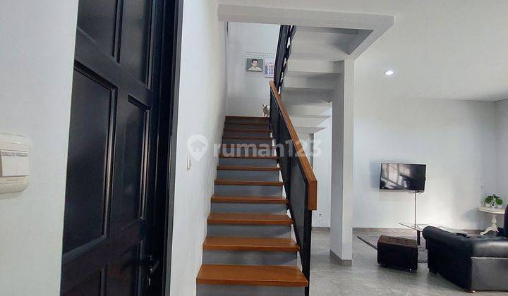 Rumah mewah furnished di Kemandoran 1 Jakarta Selatan 4