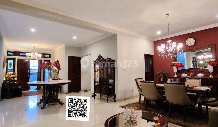 BU.Rumah cantik Fully Furnish Dgn Rooftop Di Halim Jakarta Timur 5