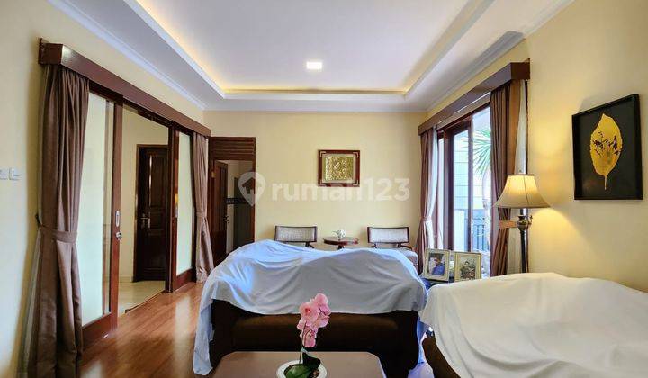 BU.Rumah cantik Fully Furnish Dgn Rooftop Di Halim Jakarta Timur 12