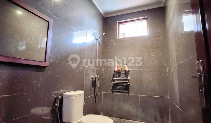 BU.Rumah cantik Fully Furnish Dgn Rooftop Di Halim Jakarta Timur 14