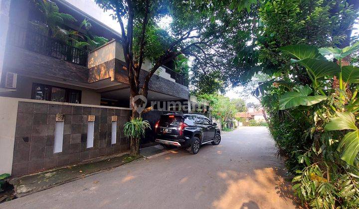 BU.Rumah cantik Fully Furnish Dgn Rooftop Di Halim Jakarta Timur 15