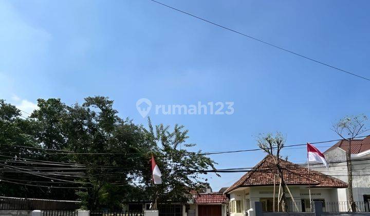 Rumah Classic Gaya Kolonial di Menteng,Jakarta Pusat 1