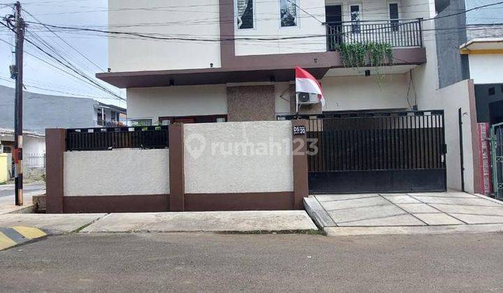 Rumah 3 Lantai  Siap Huni di Pondok Kelapa,Jakarta Timur 1