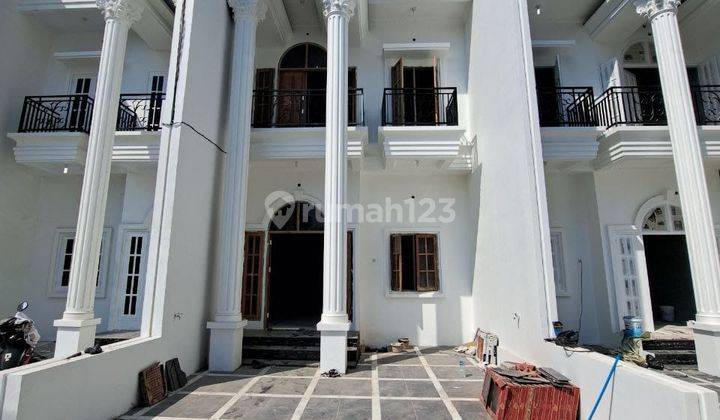 RUMAH MEWAH 3 LANTAI GAYA AMERICAN CLASSIC DI KRAMAT JATI,JAKTIM 2