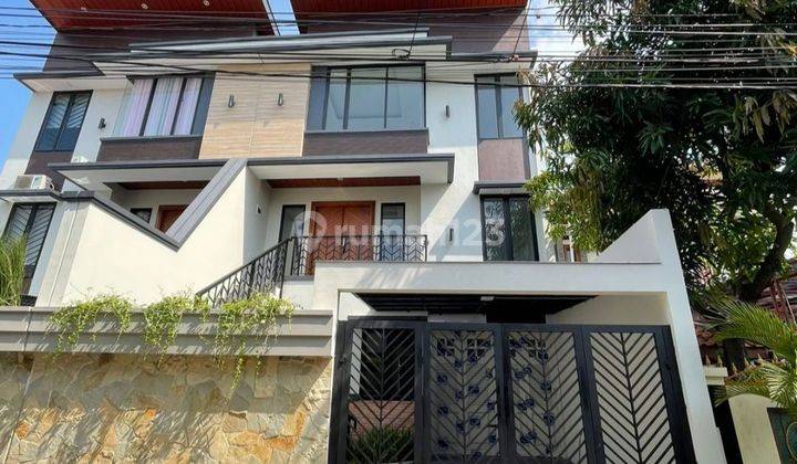 Rumah Mewah Baru  3 Lantai Siap Huni di Kalibata,Jakarta Selatan 1