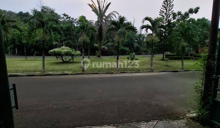 Rumah view taman dan danau akses lebar di Villa Cibubur,Jak Tim 2