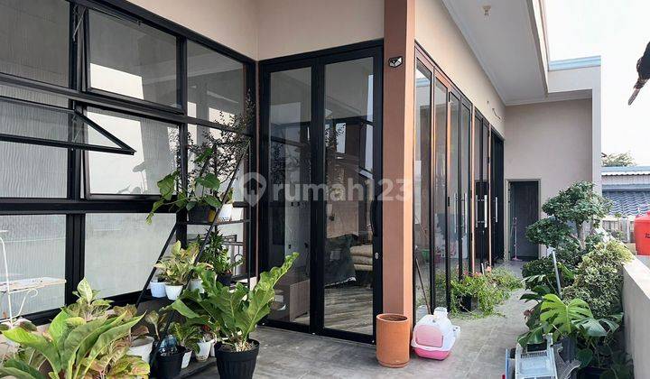 Rumah 3 Lantai fully furnished di Pondok Bambu,Jakarta Timur 2