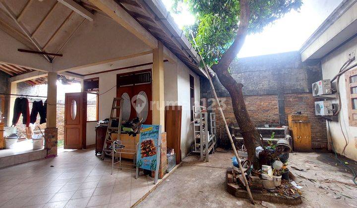 Rumah pinggir jl raya cocok untuk usaha di Sukmajaya,Depok 9