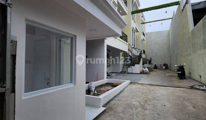 Rumah Mewah Baru 3 Lantai di Kayuputih,Jakarta Timur 2